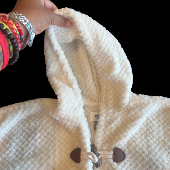 Old Navy Fuzzy Textured 4T Diva Hooded Cloak Button Front, Warm Poncho KK-03 - Picture 6 of 7